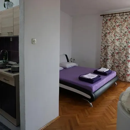 Apartment Muco Varos *