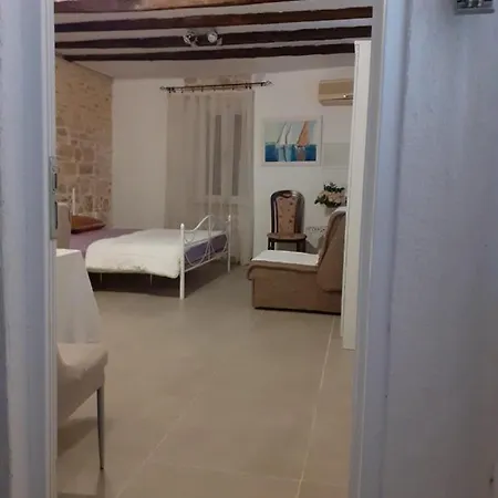 Muco Varos Apartamento *