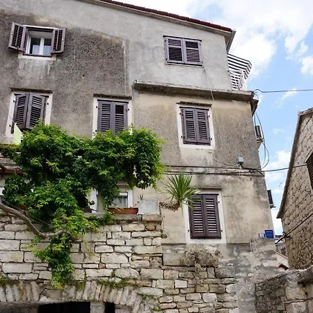 Muco Varos Апартаменты Сплит